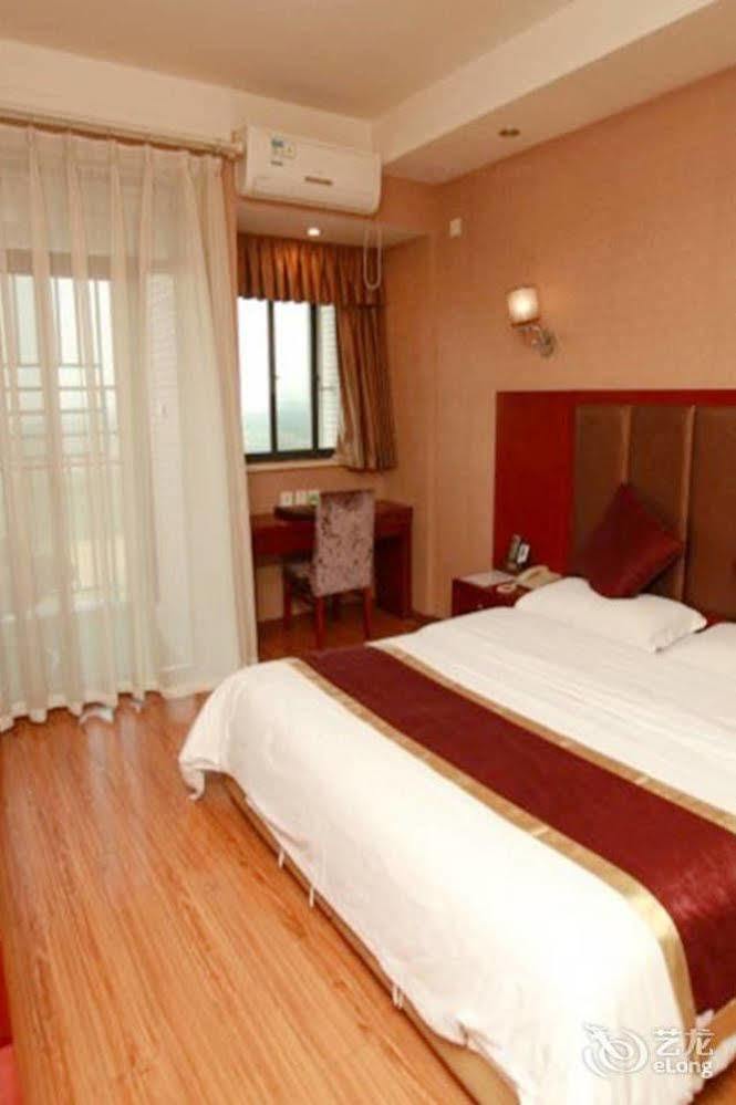 Helun Hotel Chengdu Exterior photo
