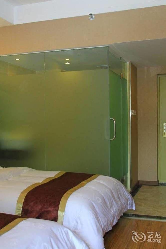 Helun Hotel Chengdu Exterior photo