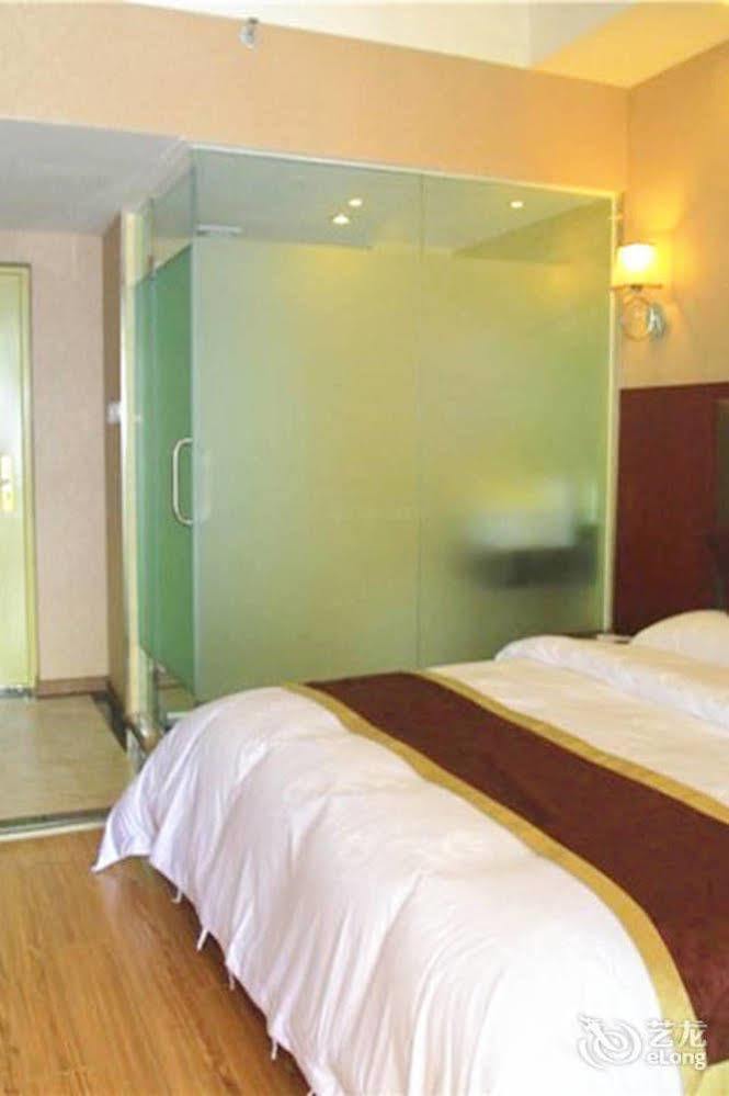 Helun Hotel Chengdu Exterior photo